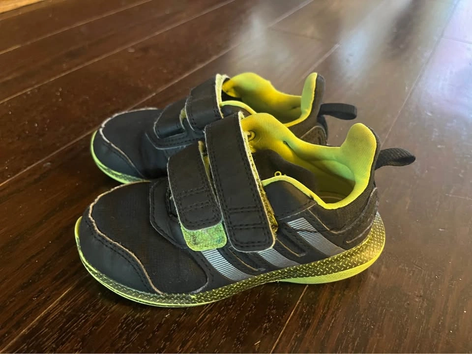 Lot of Boys Shoes Size 8 (Eur 25) - photo 3