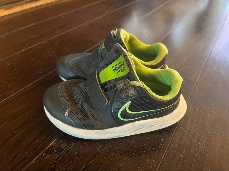 Lot of Boys Shoes Size 8 (Eur 25) - photo 4