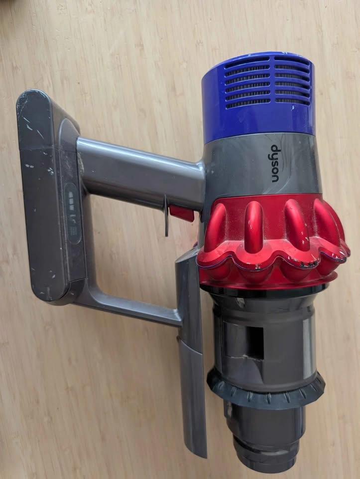 Dyson V10 Handheld Vacuum Main Unit - photo 2