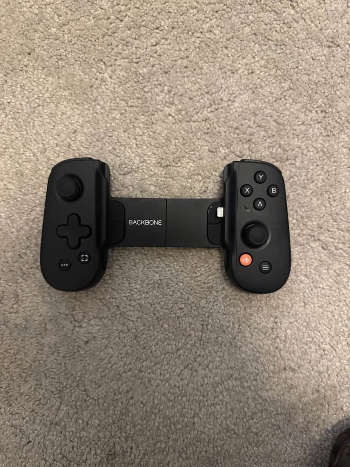 Backbone Mobile Gaming Controller - photo 2