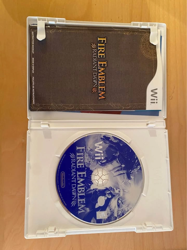 Fire Emblem Radiant Dawn Wii - photo 3
