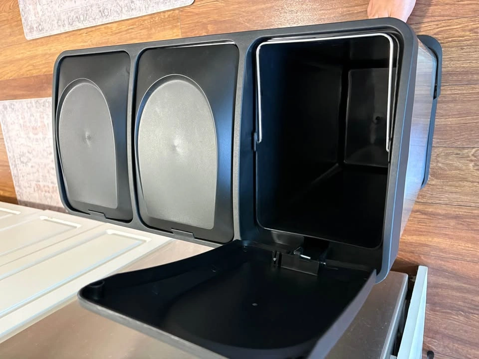 Stainless Steel 3-in-1 Trash Can w/ Triple Foot Pedal - 45L - photo 4