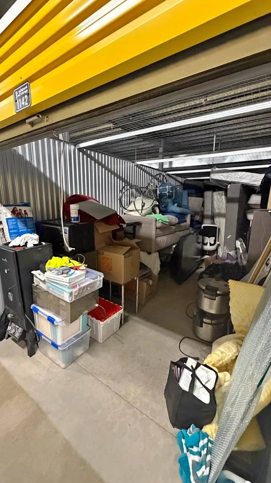 Storage Unit Lot: Appliances, Furniture, Sofas, Tables, Chairs &