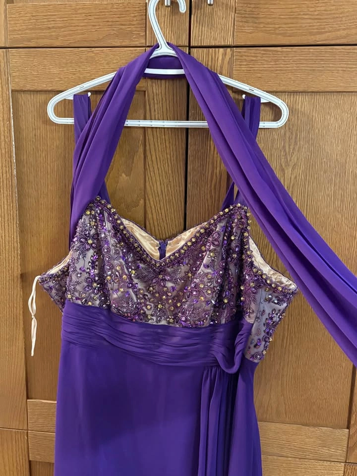 Size 18 Kayting Evening Gown - photo 2