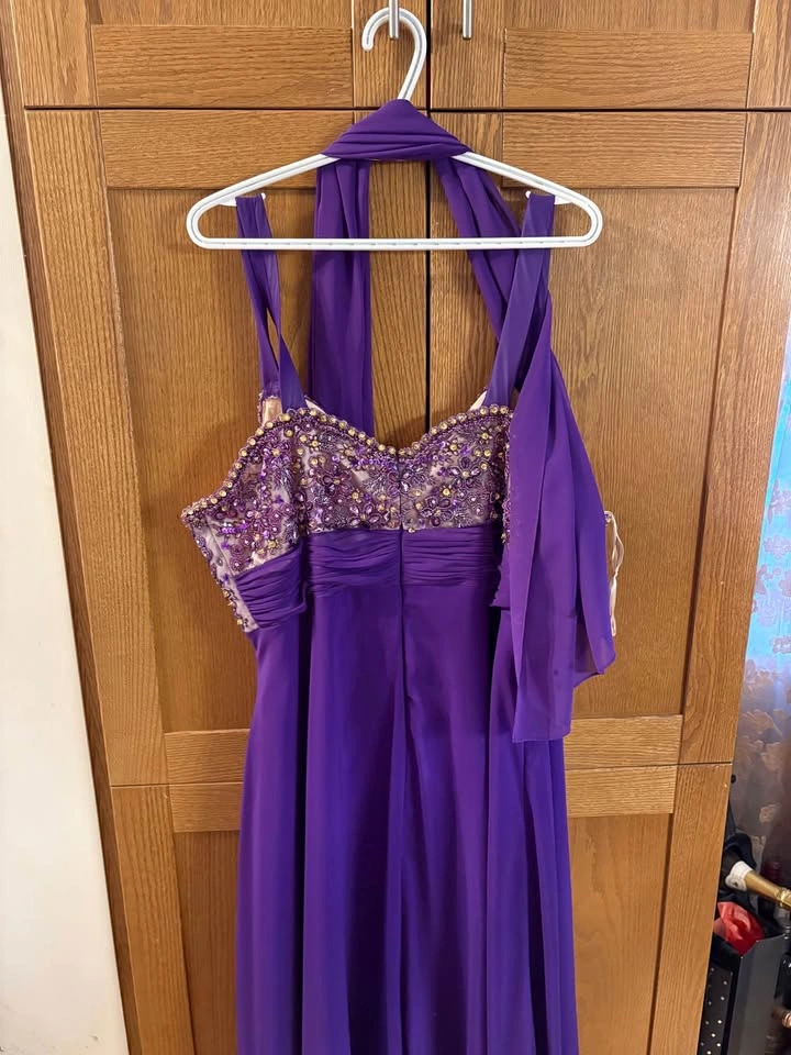 Size 18 Kayting Evening Gown - photo 4