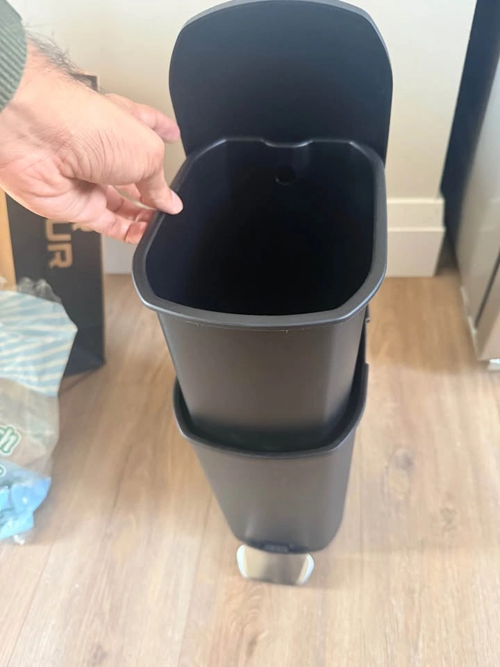 Trash bin - photo 3