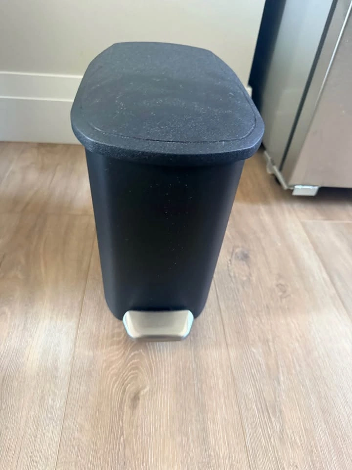 Trash bin - photo 4