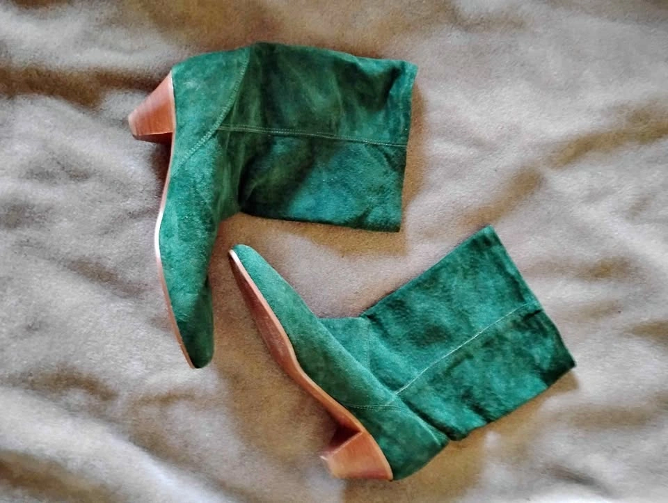 1980 Vintage Genuine Suede Kitten Heel Boots