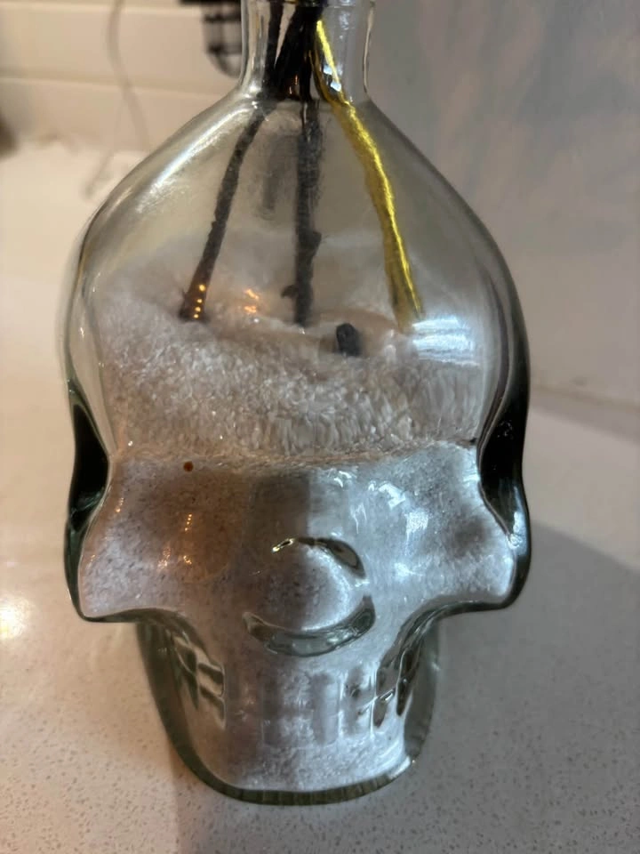 Skull Vase with Faux Flowers - photo 2