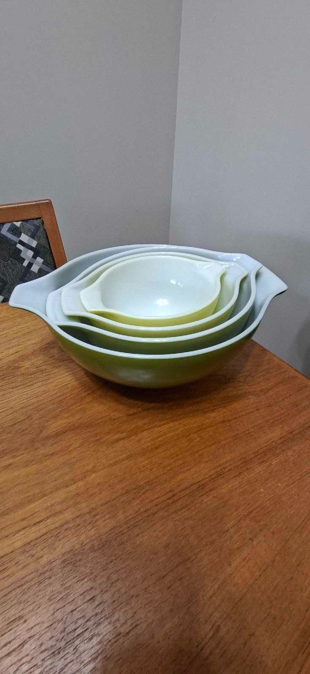 Pyrex Bowls