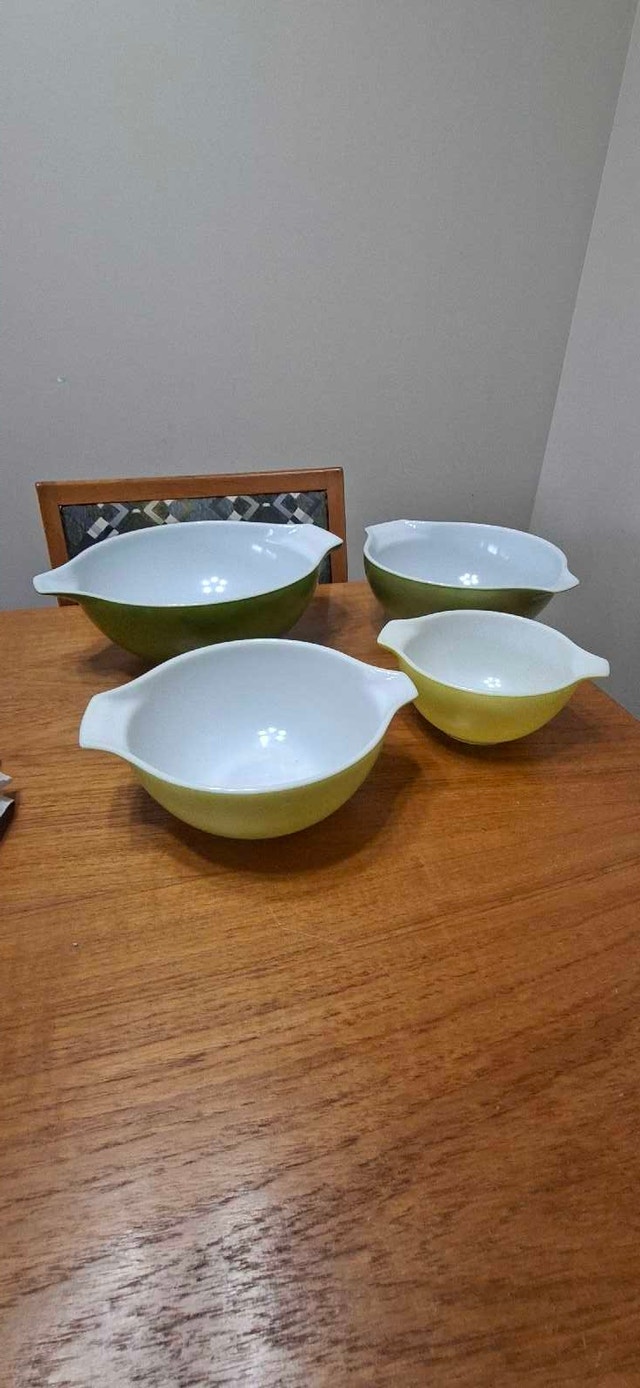 Pyrex Bowls - photo 2