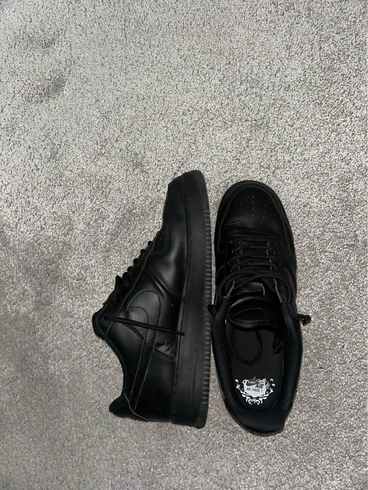 Black Air Force 1’s Size 12 fits 13 - photo 2