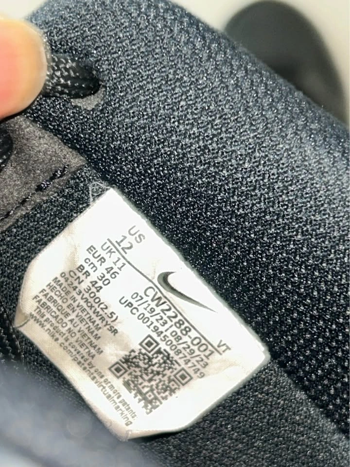 Black Air Force 1’s Size 12 fits 13 - photo 5