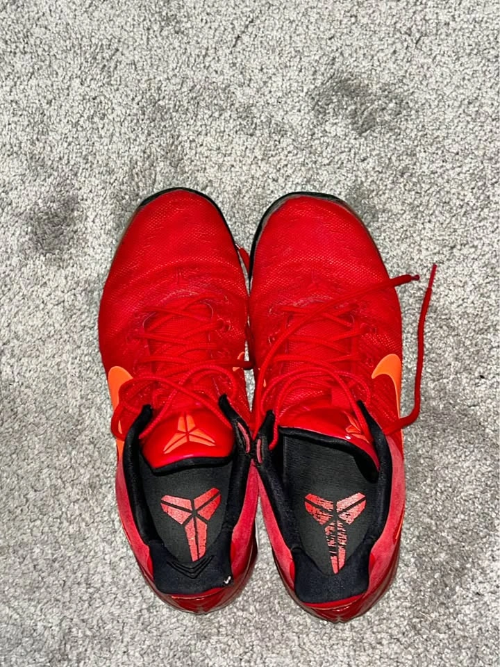 Kobe A.D University Red, Size 12