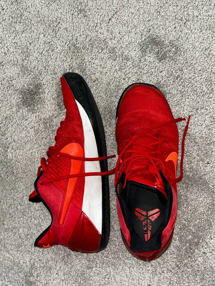 Kobe A.D University Red, Size 12 - photo 2