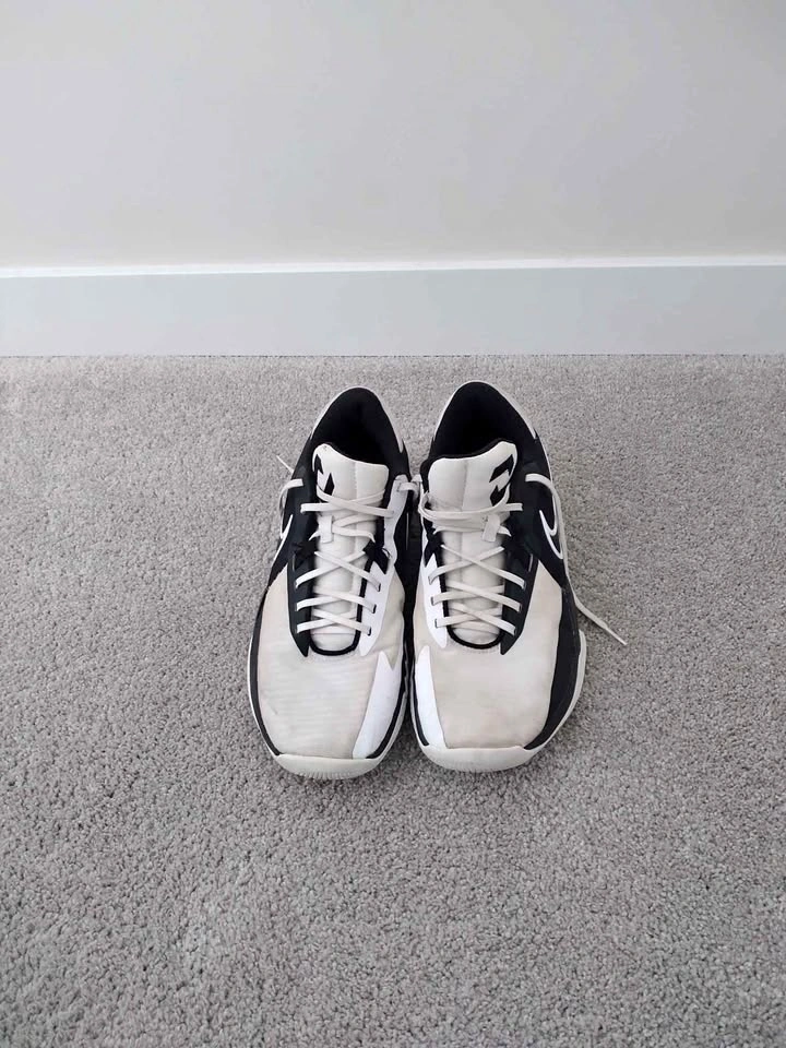 Nike Precision 6 Black & White, Size 12