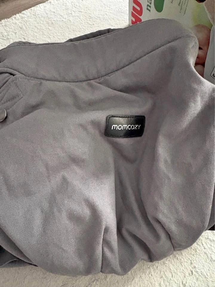 Momcozy carrier