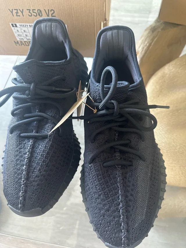 Adidas Yeezy Boost 350 V2 Men's Size 9 - photo 2