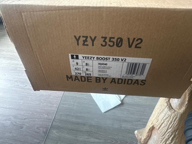 Adidas Yeezy Boost 350 V2 Men's Size 9 - photo 4