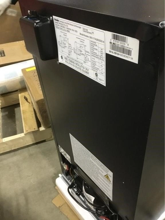 Danby Beverage Fridge 117 Can Mini Bar Fridge - New Tested - photo 5