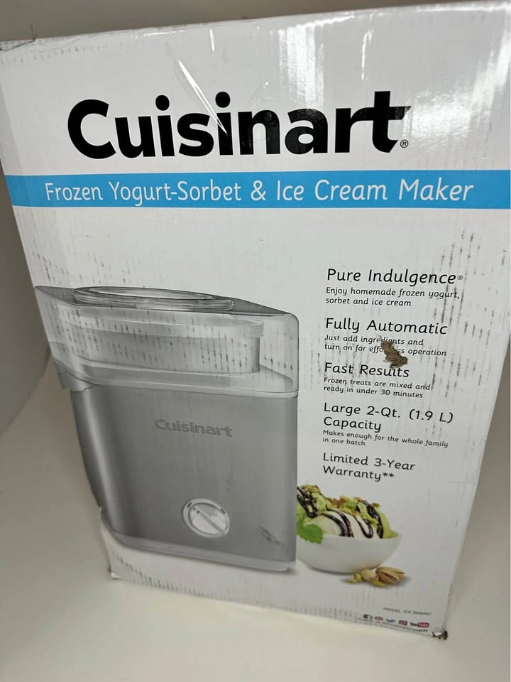 Frozen Yogurt & Ice Cream Maker ***needs replacement part***