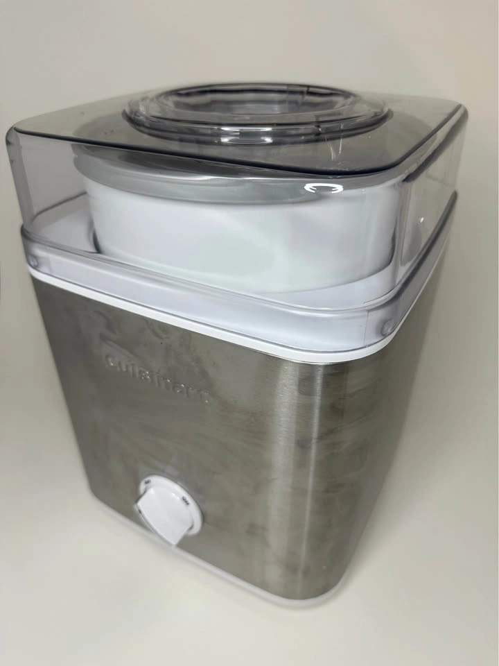 Frozen Yogurt & Ice Cream Maker ***needs replacement part*** - photo 2