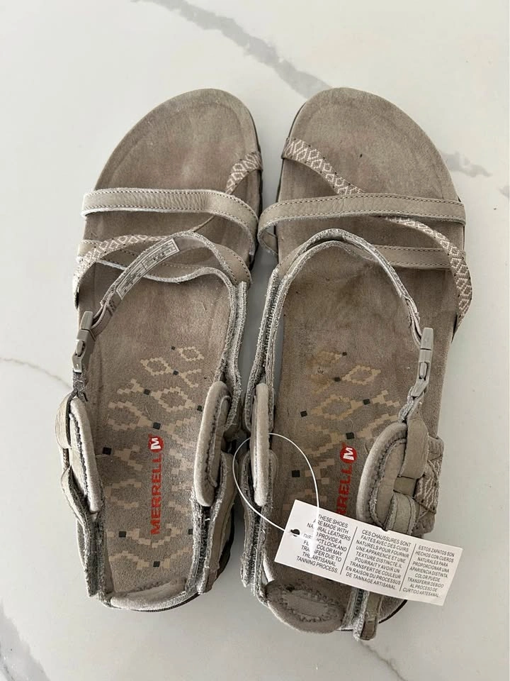 Ladies Merrell Sandals - Size 10