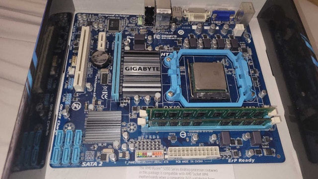 Gigabyte GA-78LMT-S2P Micro-ATX Motherboard