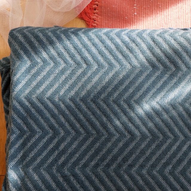 Ibena King 94x96 Throw Bedspread Blanket Teal Chevron Herringbon - photo 5