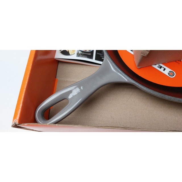 Le Creuset 10.25" Oyster Grey Skillet - Brand New - photo 4