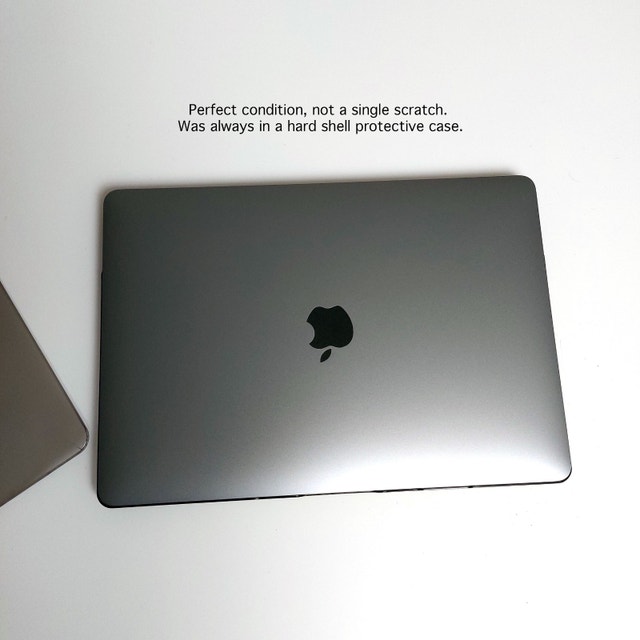 MacBook Pro 13" (2020) - 4 Thunderbolt 3 Ports - Intel i5 - photo 2