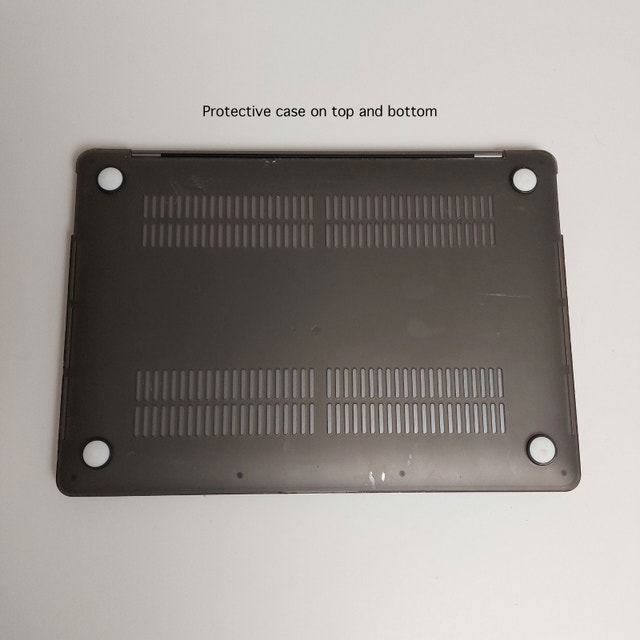 MacBook Pro 13" (2020) - 4 Thunderbolt 3 Ports - Intel i5 - photo 3