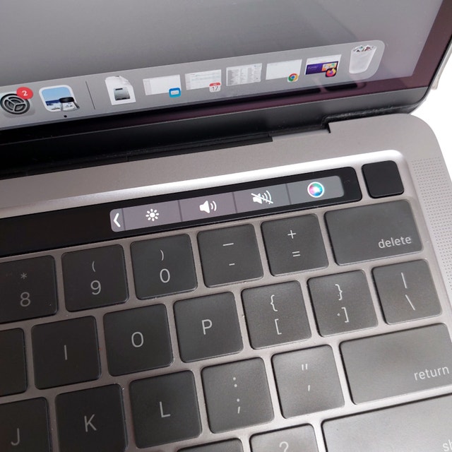 MacBook Pro 13" (2020) - 4 Thunderbolt 3 Ports - Intel i5 - photo 5