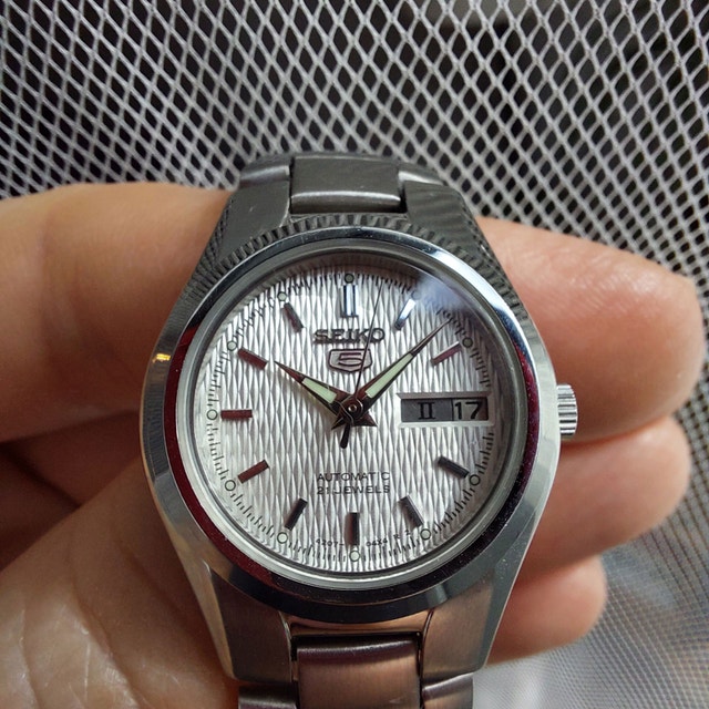 Seiko 5 SYMC07K1 Ladies Automatic Watch - Needs Service - photo 3