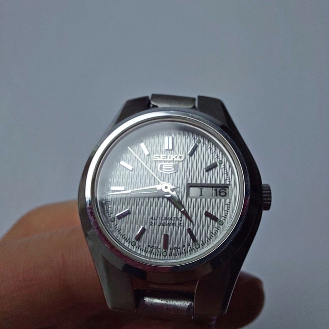 Seiko 5 SYMC07K1 Ladies Automatic Watch - Needs Service - photo 4