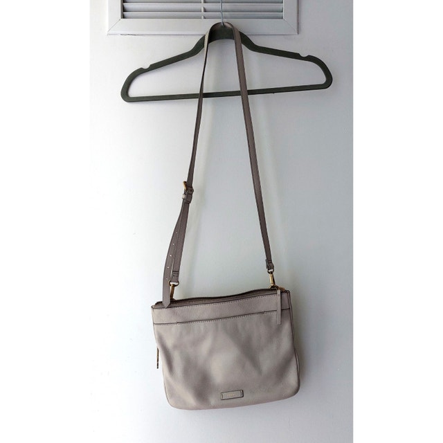 Fossil Pebbled Leather Flat Crossbody Bag, Light Grey