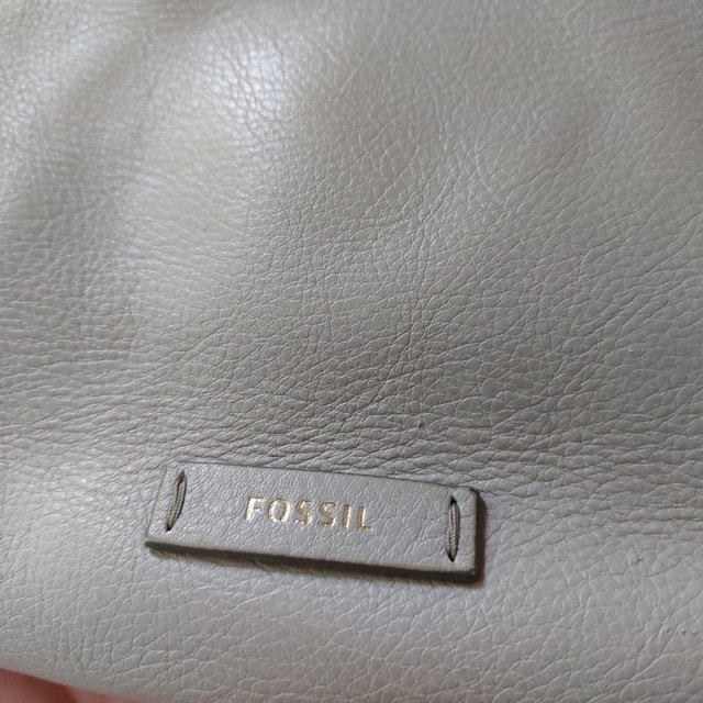 Fossil Pebbled Leather Flat Crossbody Bag, Light Grey - photo 3