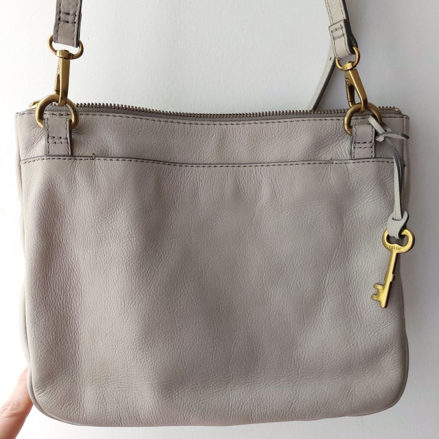 Fossil Pebbled Leather Flat Crossbody Bag, Light Grey - photo 5