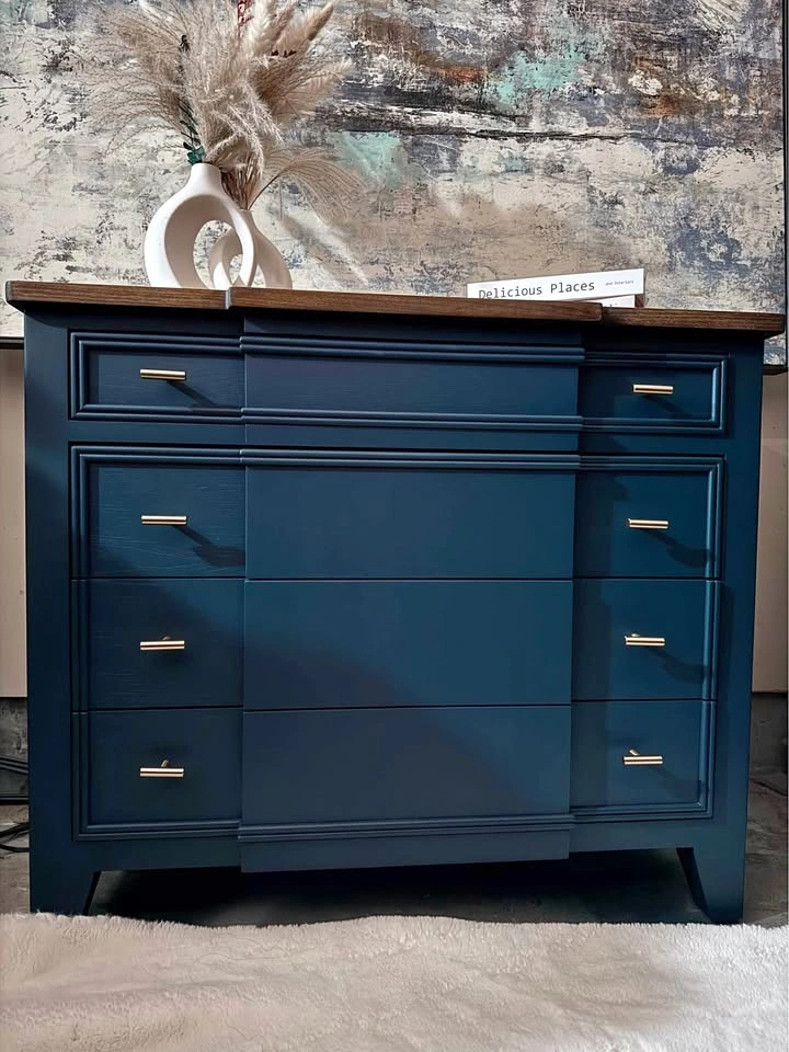 Hooker Furniture Dresser / Storage Cabinet