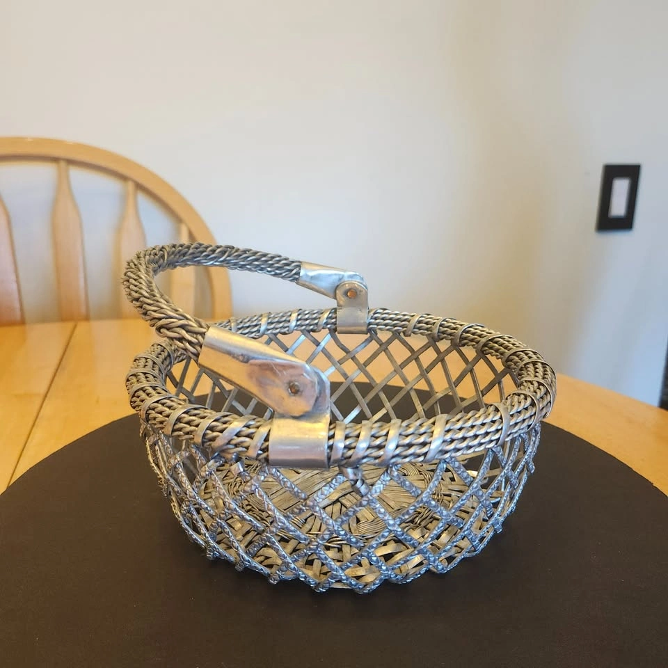 Metal and Wire Basket - photo 4