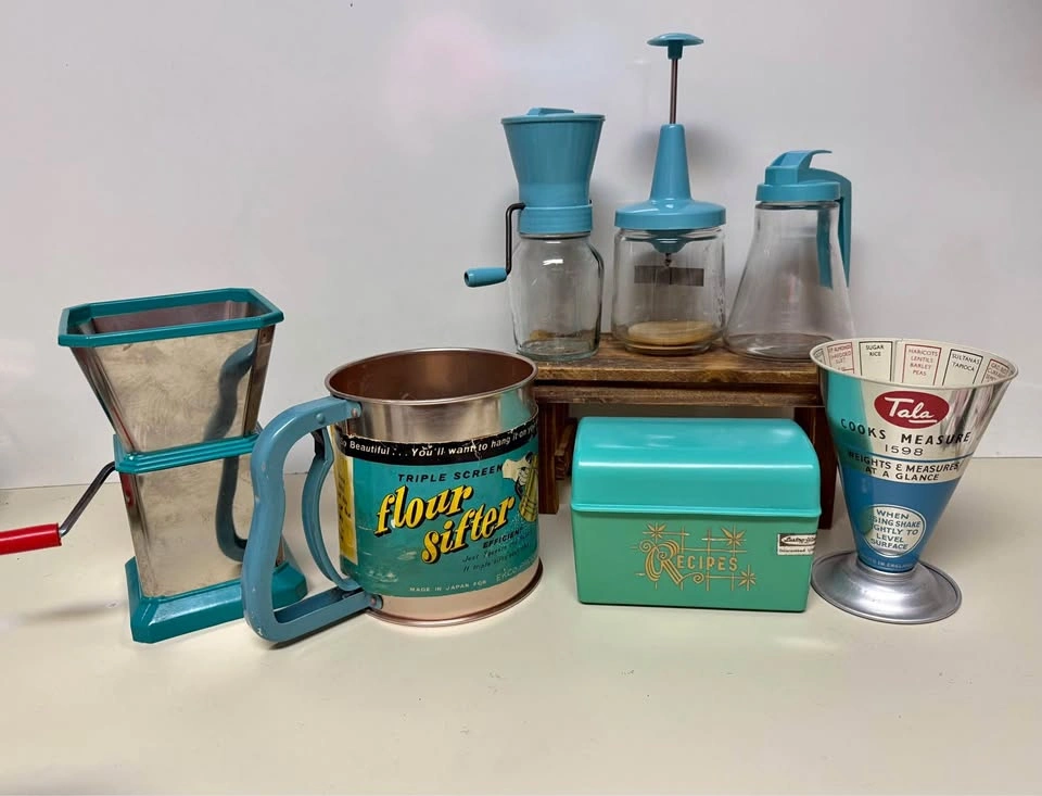 Vintage Turquoise/Blue Kitchen Items Lot