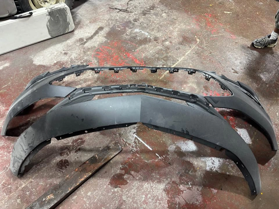 2016-2018 Chevy Malibu Front Bumper Grille Surround OEM - photo 3