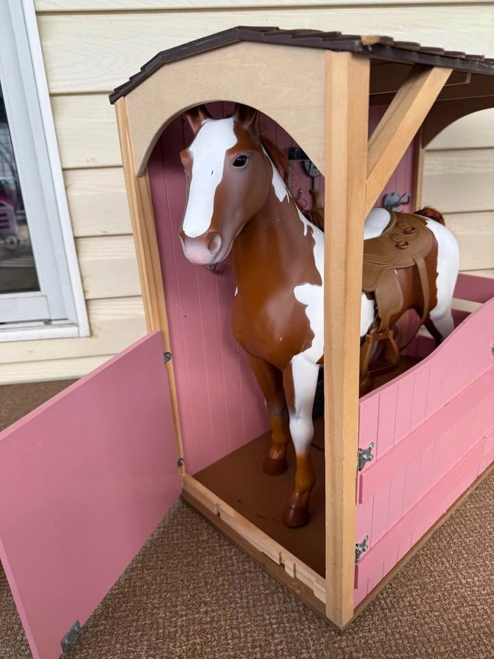 Our Generation 18” doll, horse and stable - photo 3