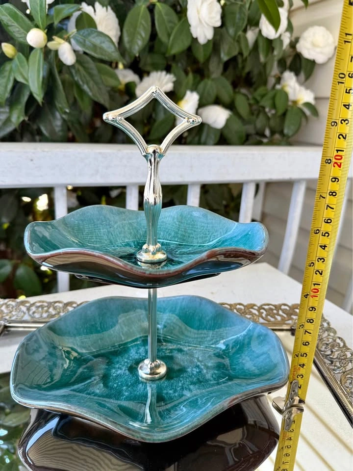 Vintage Blue Mountain Pottery tiered catch-all tray