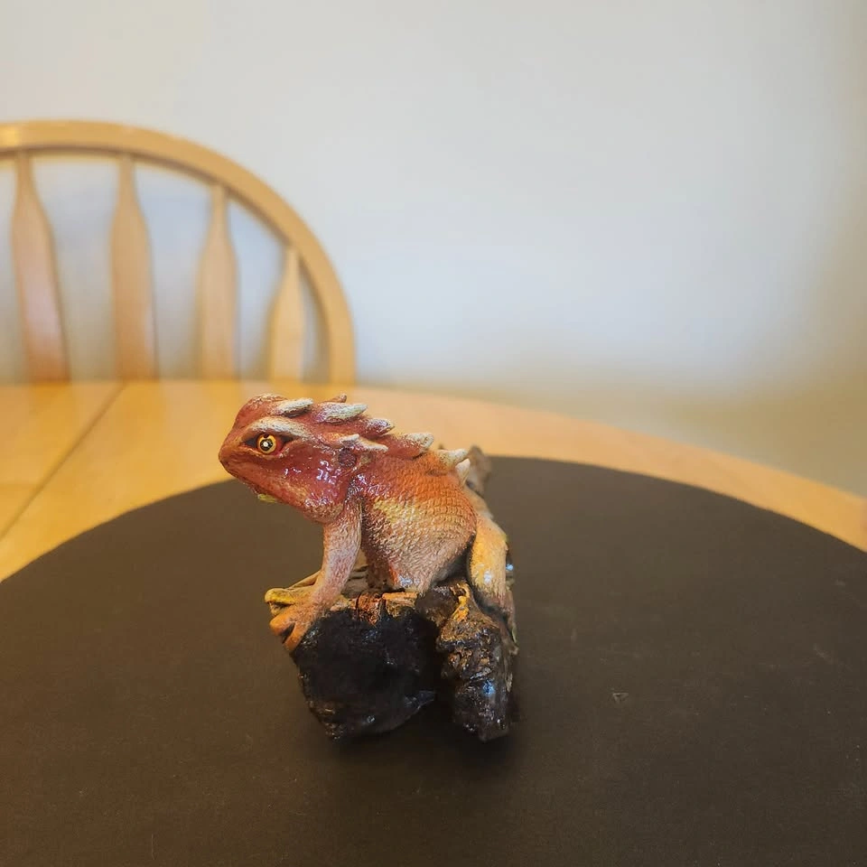 Wizard the Lizard on Perch Resin Decor - photo 2