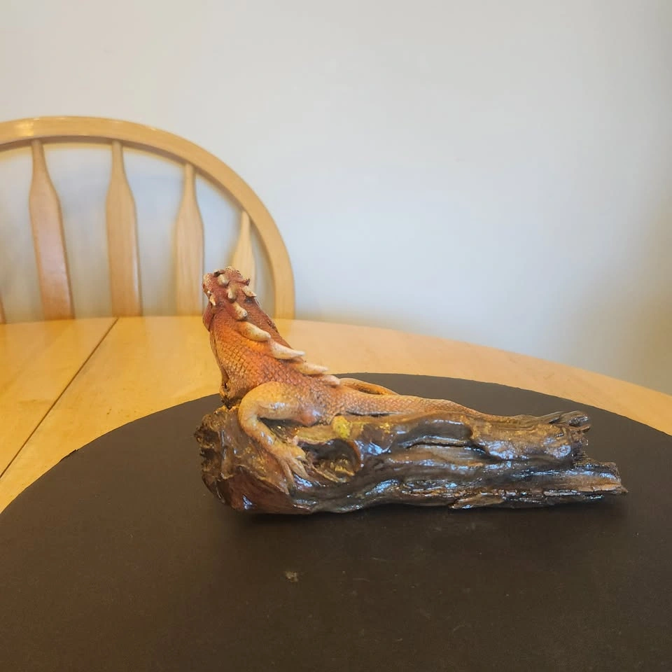 Wizard the Lizard on Perch Resin Decor - photo 3