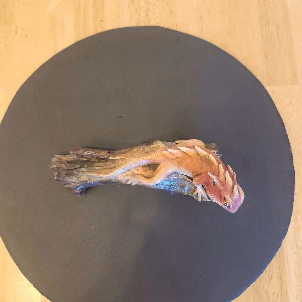 Wizard the Lizard on Perch Resin Decor - photo 5