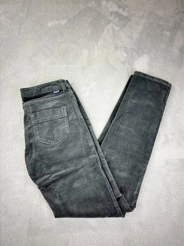 Patagonia NWT Women's Grey Corduroy Slim Pants - Size 30x32