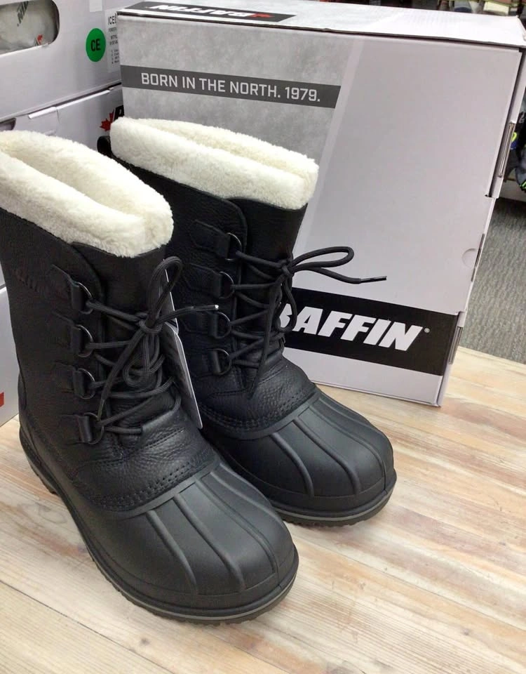 Baffin Black Winter Boots Faux Fur Lined (size 10 USA)