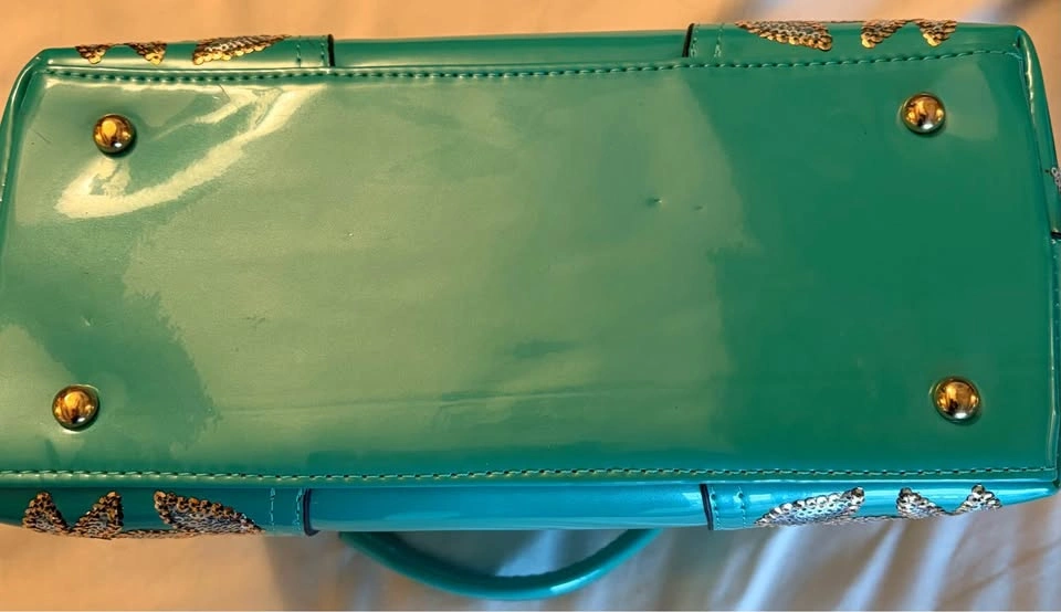Seafoam Green Patent Leather Handbag - Gorgeous Design - photo 3
